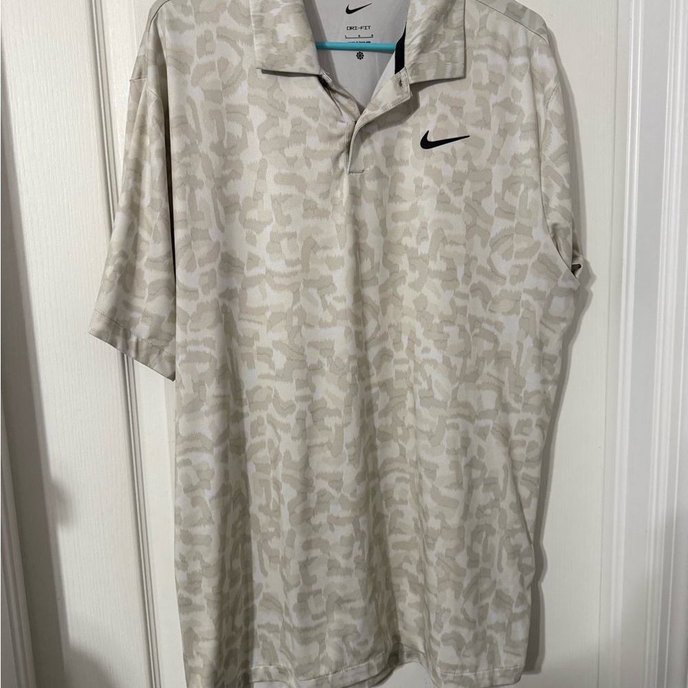 Nike Men's Patterned Cream Polo Shirt
